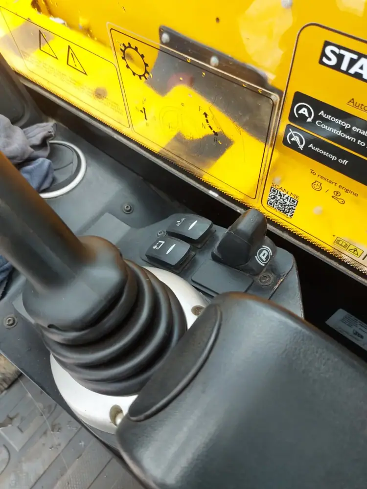 2017 JCB 525-60 Hi-Viz Telehandler photo 13