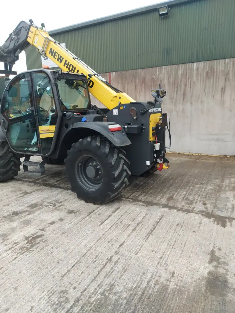 New Holland LM7.42 and TH6.36 Telehandlers photo 6