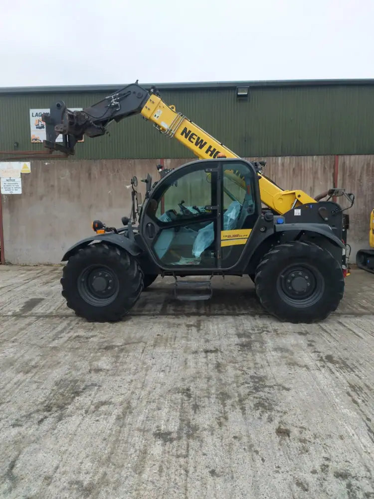New Holland LM7.42 and TH6.36 Telehandlers photo 7