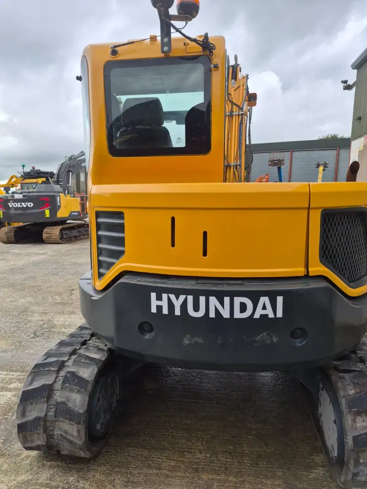 2020 Hyundai 8 Tonne Excavator photo 13